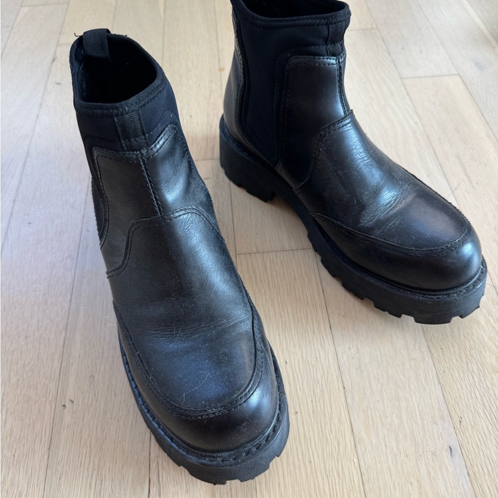 Vagabond stretch ankle boots